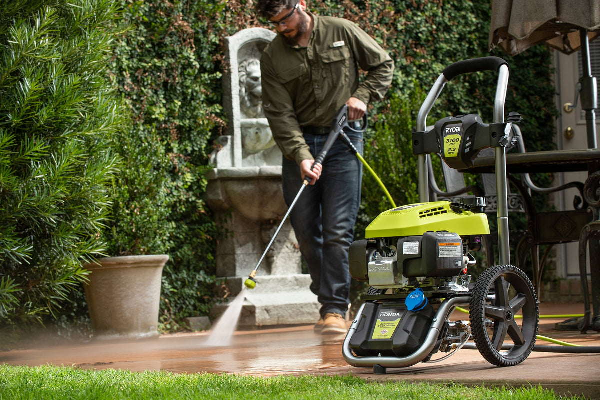 3100 PSI 2.3 GPM Cold Water Gas Pressure Washer Image 2